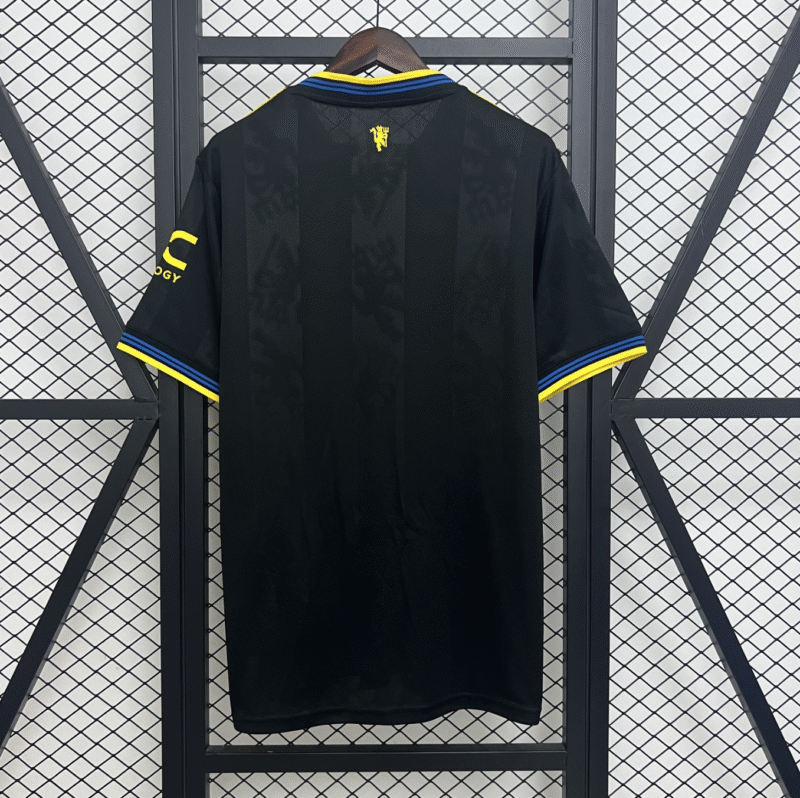 Manchester United 2025/26 Third Away Kit - Image 3
