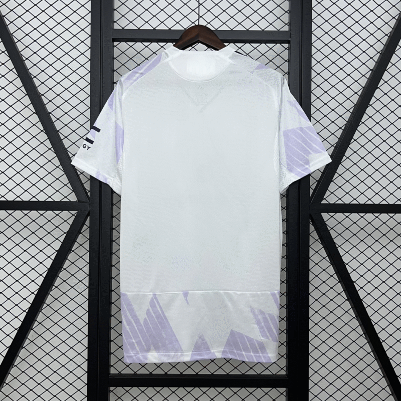 Manchester United 2025/26 Away Kit - Image 3